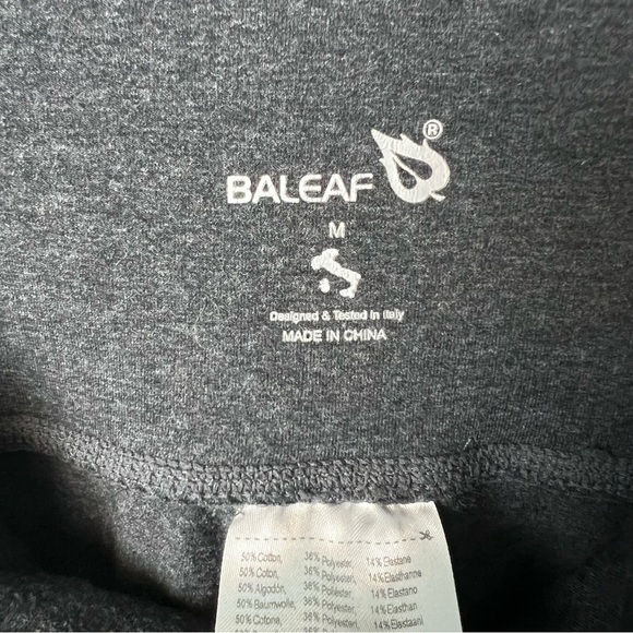 Baleaf - Dark Gray Capri Leggings with Waistband‎ Pocket - Sz. M - Picture 3 of 5